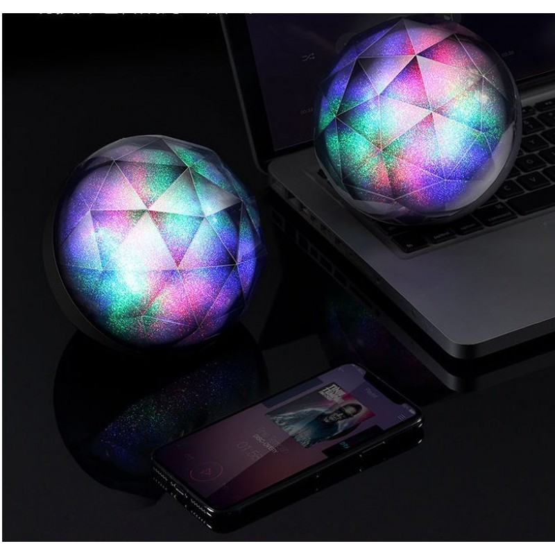 LED seven-color bluetooth speaker magic ball bluetooth speaker LED seven-color bluetooth speaker magic ball bluetooth speaker